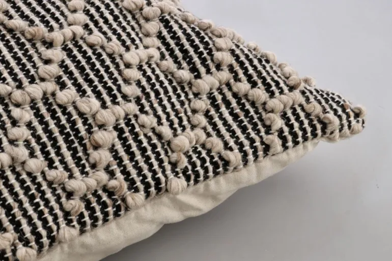 CUSCINO DHAWAN NERO-NATURALE 80X80