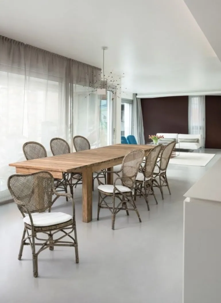 SEDIA CON BRACCIOLI IN FIBRE NATURALI - EDELINA